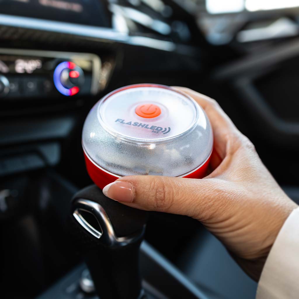 Baliza V16 FlashLED IoT Certificada DGT con Geolocalización - LCOE 2023080717G1 - App SOS Alert - Datos hasta 2038 incluidos